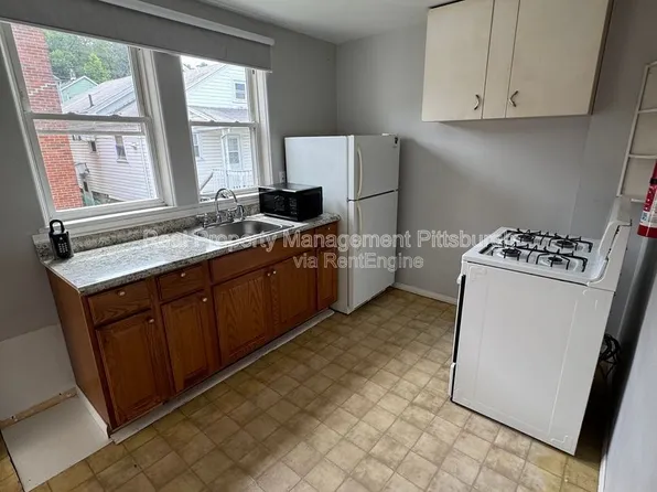 627 5th Ave, Coraopolis, PA 15108