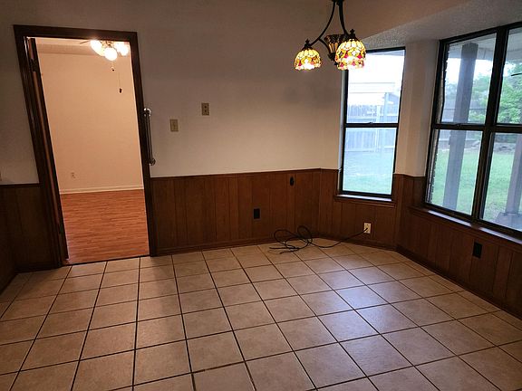 4th image of 1418 Linda Ln