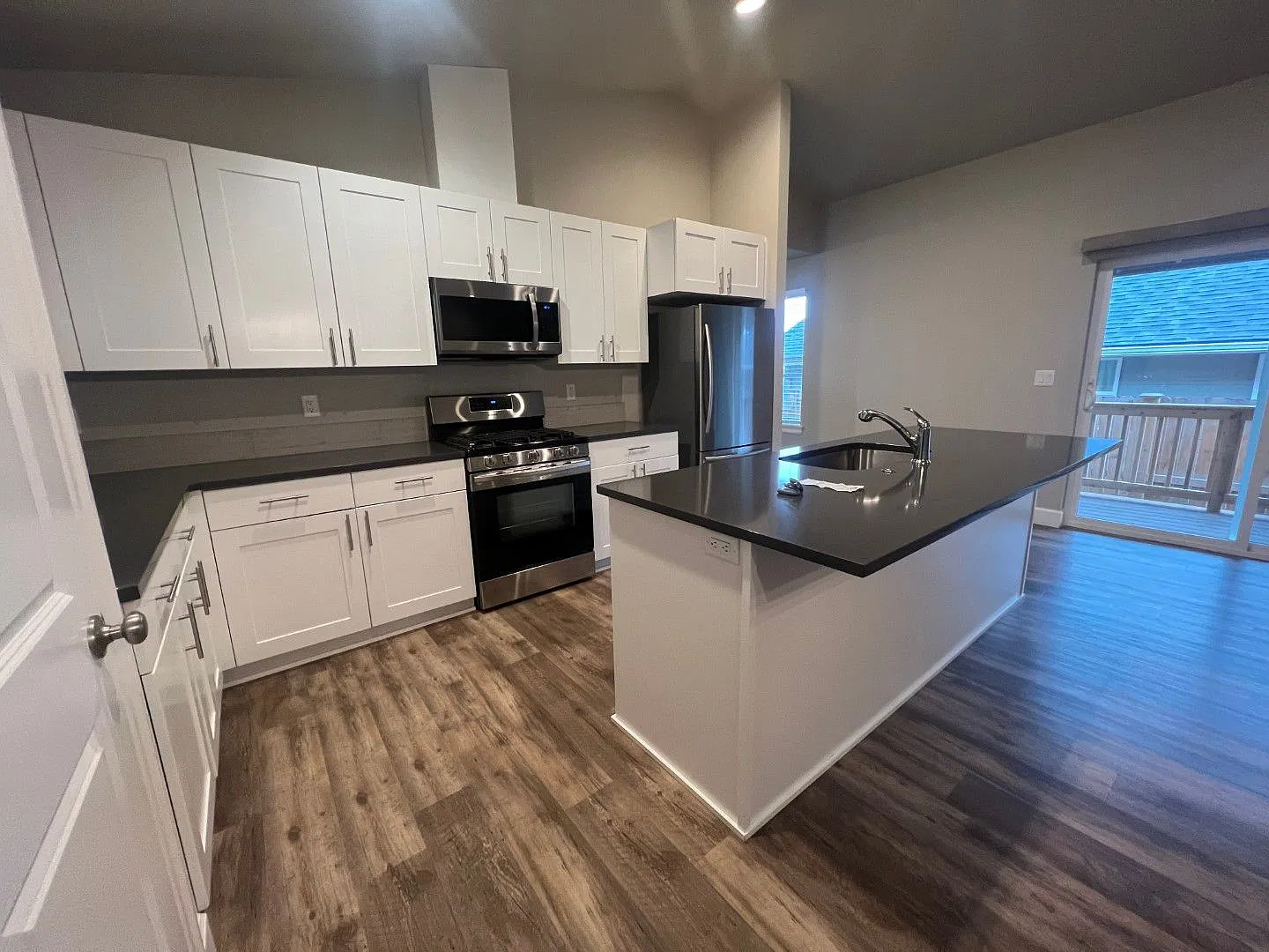 Spectacular views from this newer Redmond home! — Photo 4