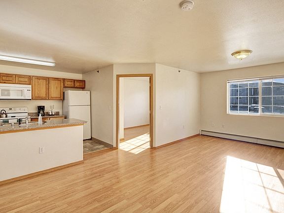Timber Ridge Apartments - Kitchen and Living Room