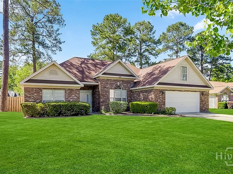 108 Village Lake Dr — Photo 2