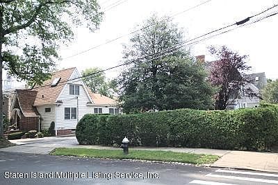 5th image of 98 Rose Ave