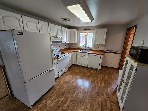 4th image of 227 Cortland Ave