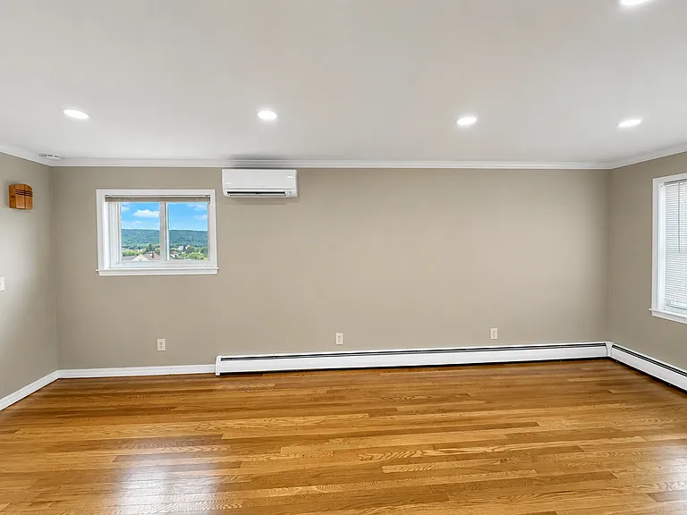 614 Irving Ave #1 — Photo 10