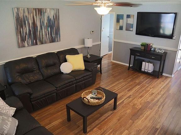 3rd image of 2201 Biscayne Dr W