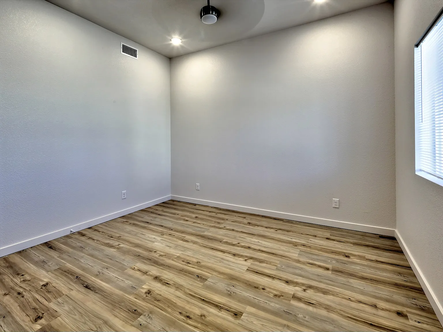 Swanson Cottages IV - 1 BD 1 BA — Photo 4