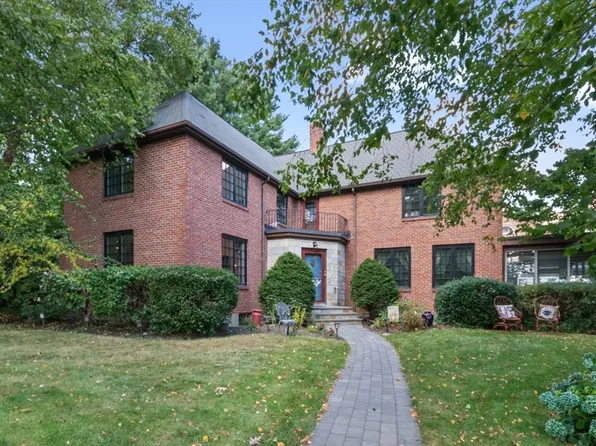 125 Bond St, Norwood, MA 02062