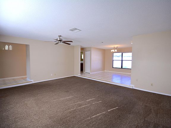 5th image of 3810 Valley Ln