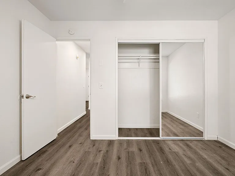 1100 Leff Street — Photo 29