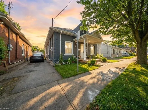 8 Main St, Brantford, ON N3R 3X2