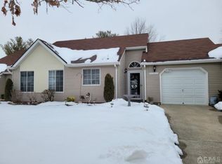 649 Nutley Dr, Monroe Township, NJ 08831