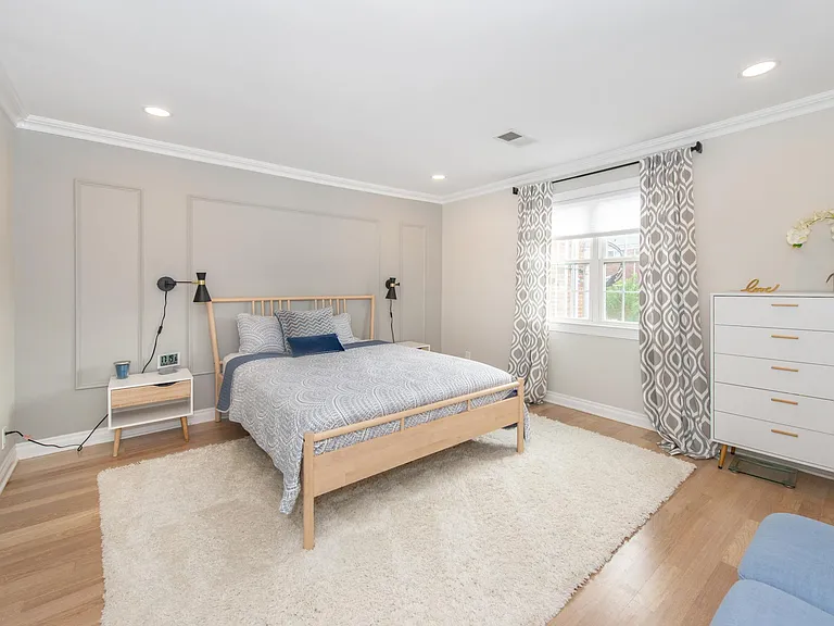 67-75 New England Ave #73G — Photo 8