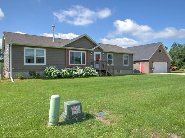 10072 Benjamin Dr, Pine City, MN 55063