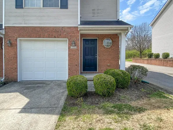 2221 Reserve Ct, Lexington, KY 40513