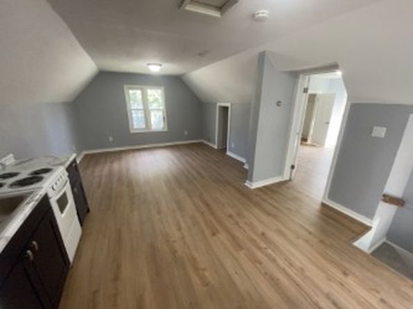 501 Clarence St #1/2