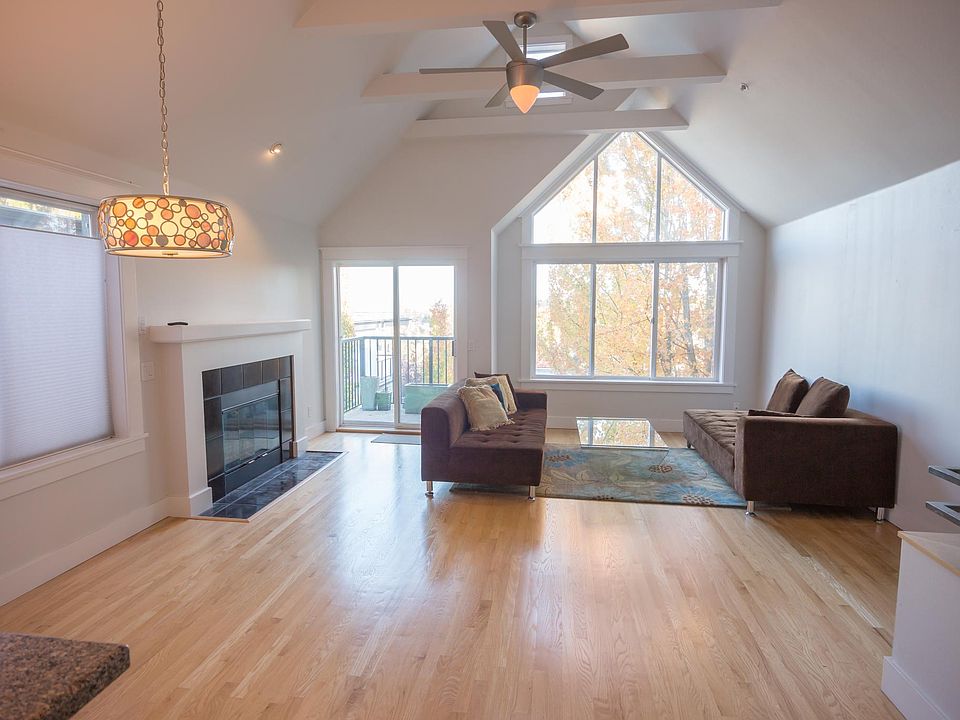Living room/dining room