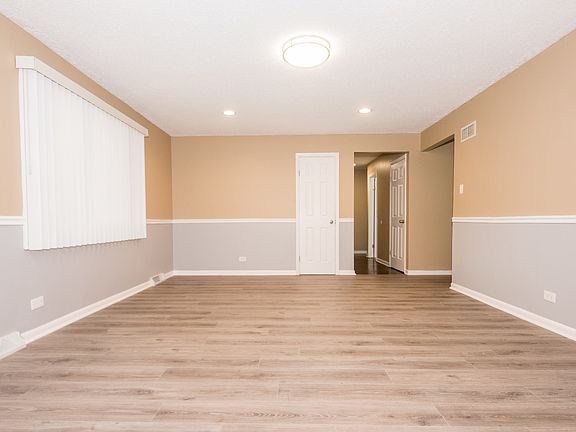 5th image of 8441 Teakwood Ct