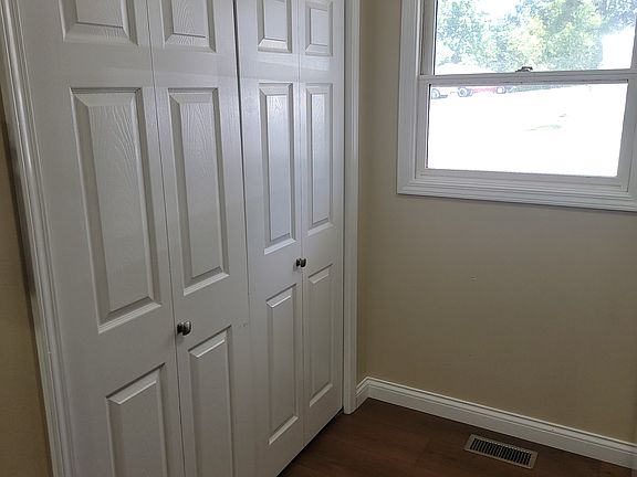 5th image of 3952 S Kennedy Dr