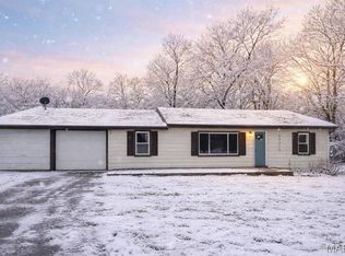 4414 Crest Dr, Imperial, MO 63052