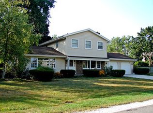 237 Edgemont St, Mundelein, IL 60060