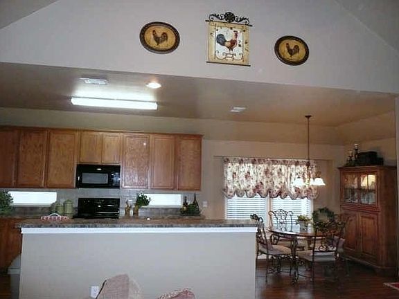 3rd image of 5712 Millers Creek Dr