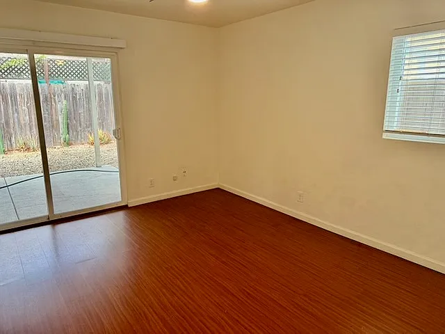 2 bed, 1000 sqft, $2,995 — Photo 4