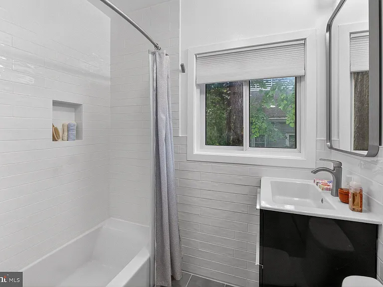 3305 W Coquelin Ter — Photo 26
