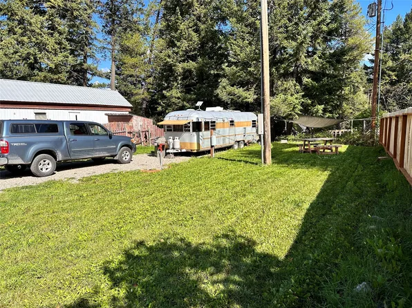 571 Glacier Ave, Hungry Horse, MT 59919