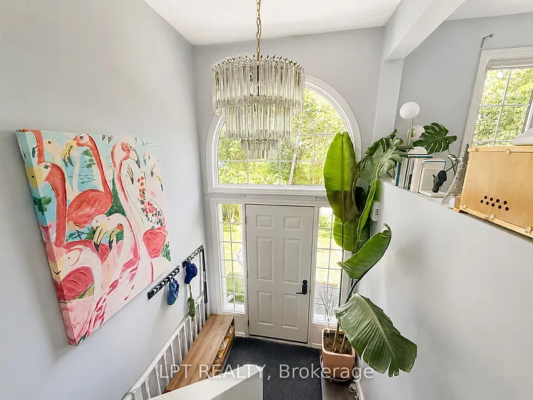 144 Shoreline Dr — Photo 2