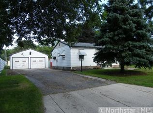 735 Oak St NE, Hutchinson, MN 55350