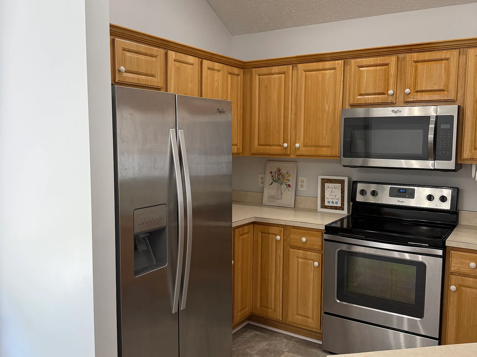 3 bed, 1312 sqft, $2,041 — Photo 4