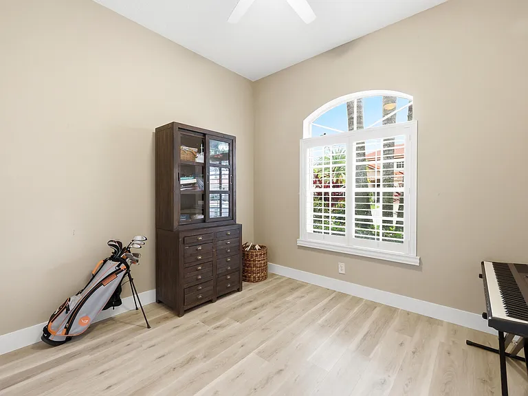 2 Monterey Pointe Dr — Photo 34