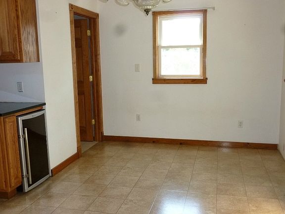 5th image of 509 E Smith St