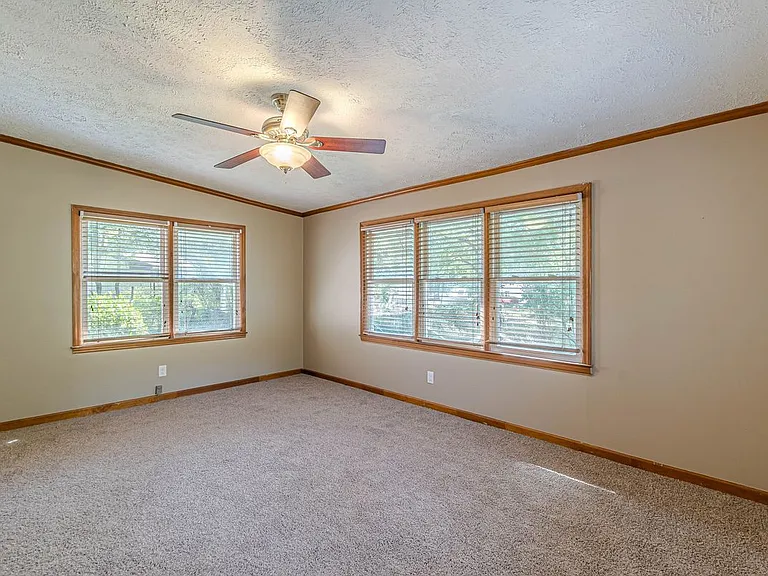 3920 Cliftondale Pl — Photo 27
