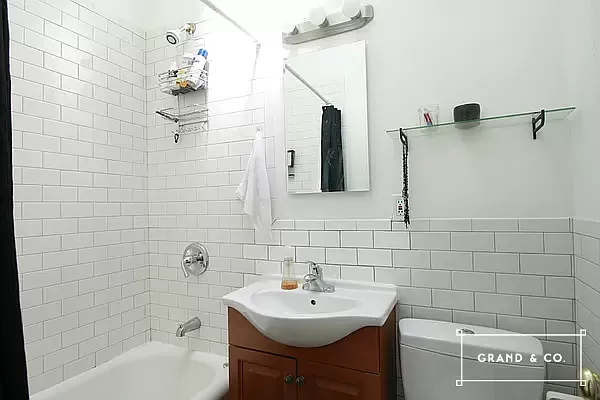 Rented by Grand & Co. | media 8