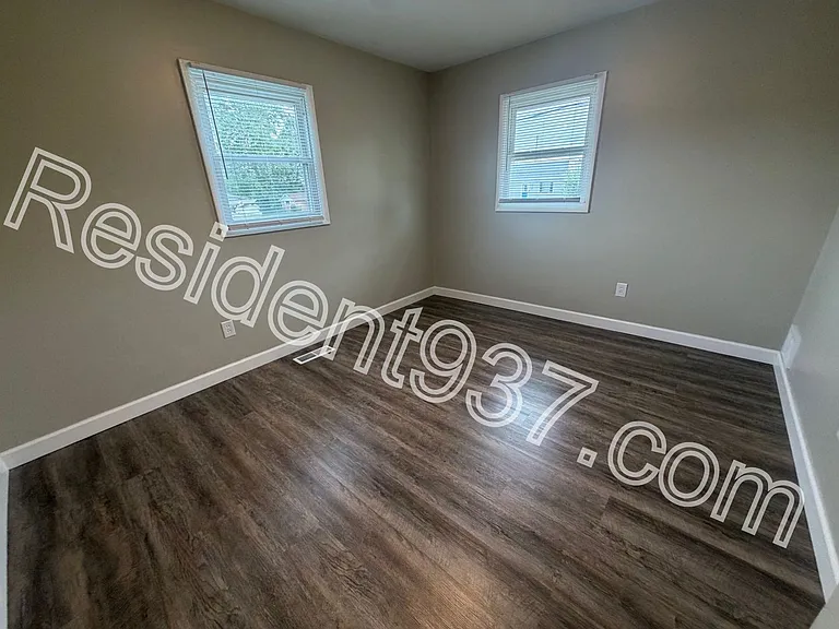 2059 Neff Rd — Photo 7