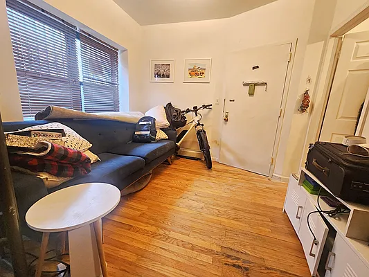 Rented by Compass | media 7