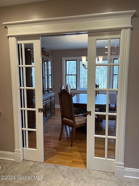 5th image of 615 Top Ridge Drive