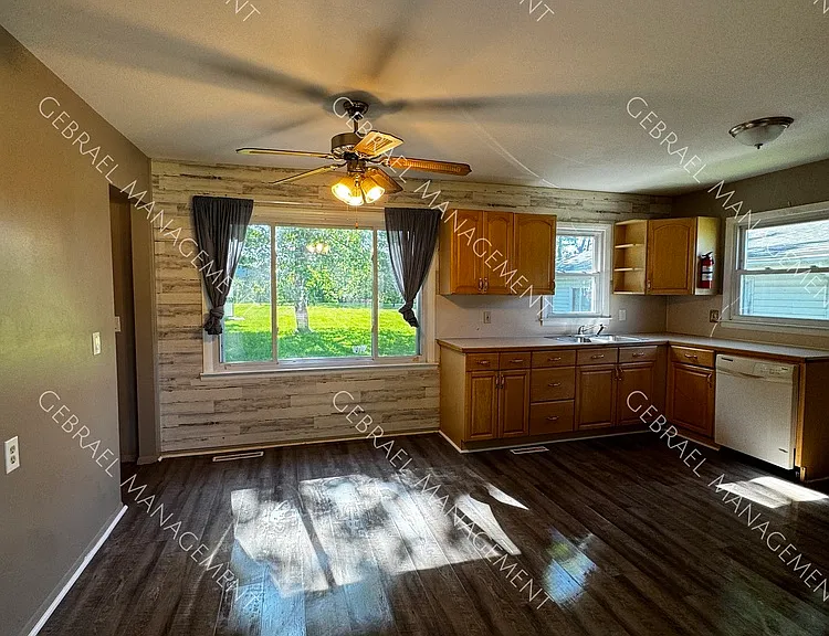2462 Miami Beach Dr — Photo 8