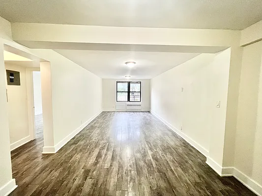 Rented by A&E Real Estate Management | media 7