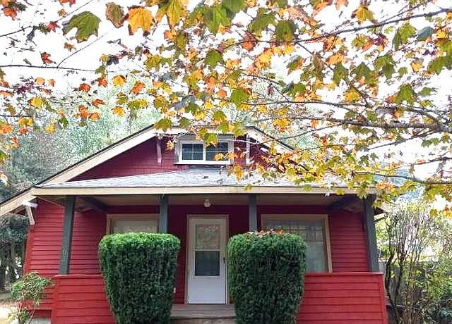 1303 Division St NW — Photo 1