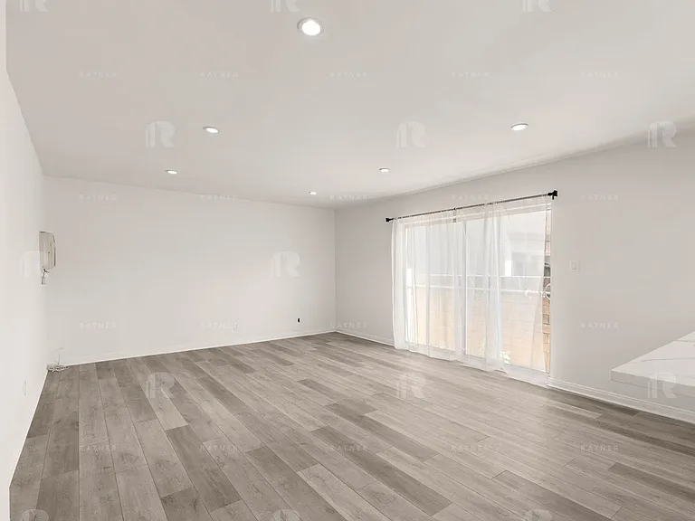 (Ar/Jo/Em:B) 350 S. Sierra Madre Blvd — Photo 3