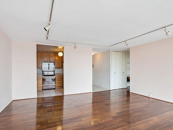 Kitchen / Living Room