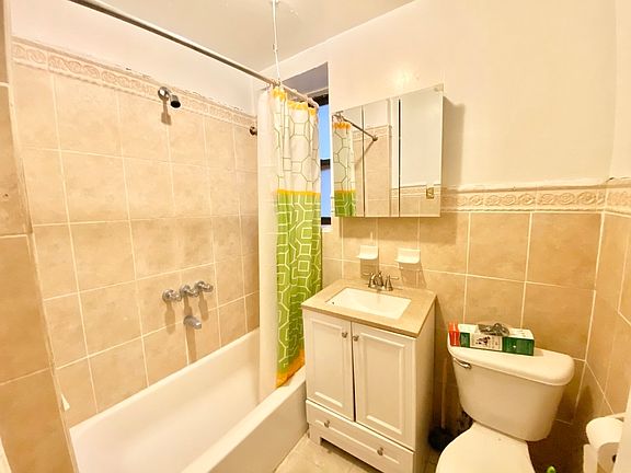 5th image of 686 Academy St #39