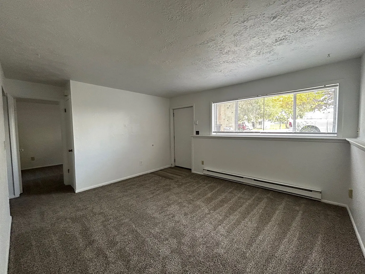 395-399 Taft — Photo 3