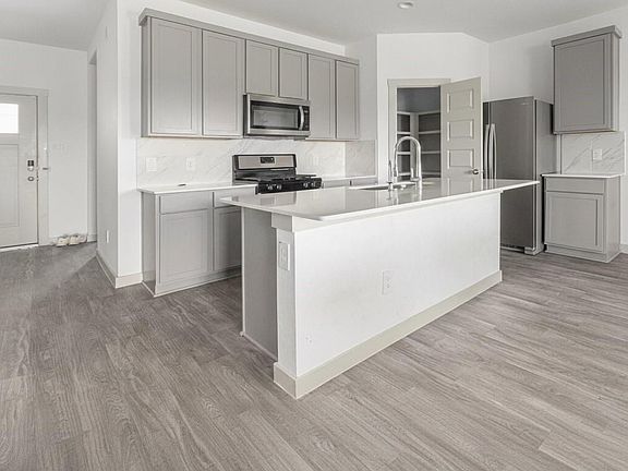 5th image of 31 Desert Spring Ln