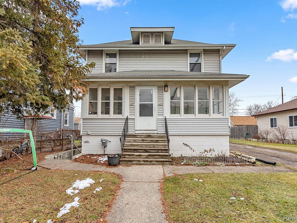 1st image of 425 Vester St