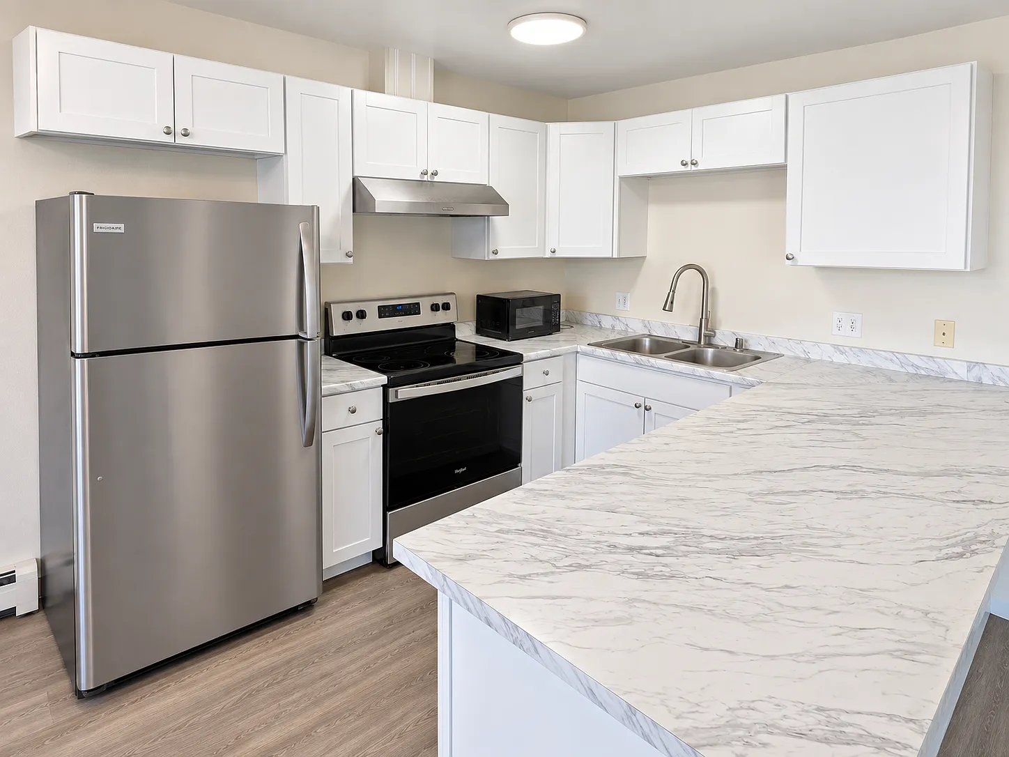 2 bed, 800 sqft, $1,750 — Photo 2