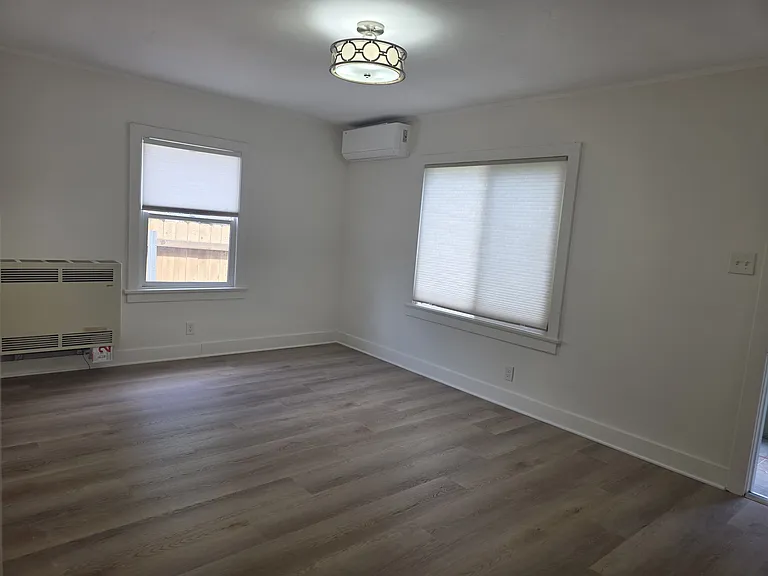 85 S Grand Oaks Ave — Photo 5
