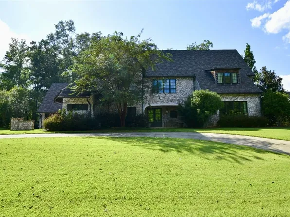 1711 Fairway Dr, Auburn, AL 36830